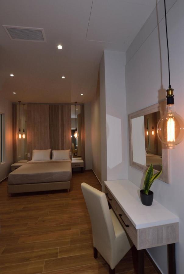 Gonis Grand Luxury Suite Palaiochora Dış mekan fotoğraf